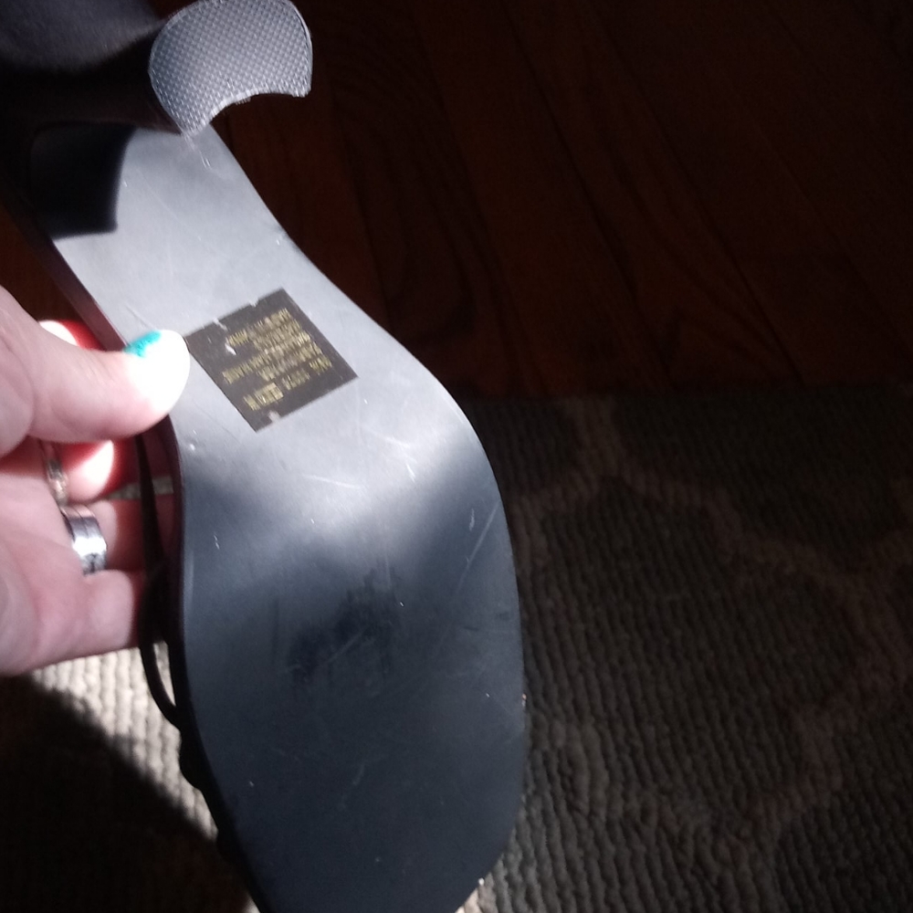 Sandals - Picture 3 of 7